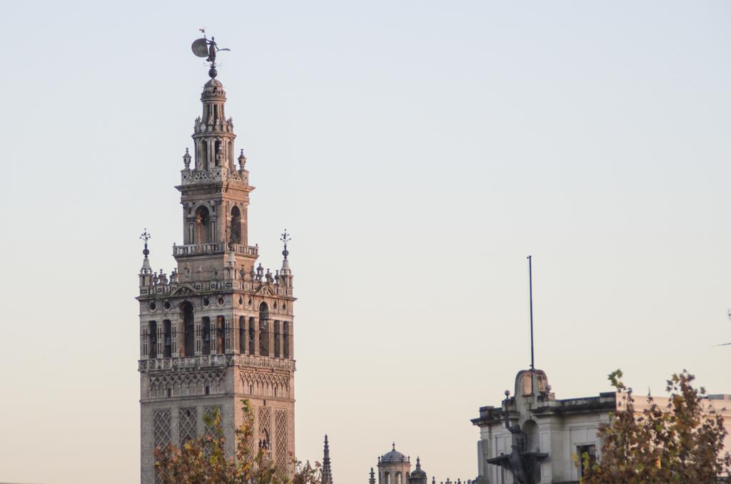 Hotel Plaza Sevilla Exterior foto